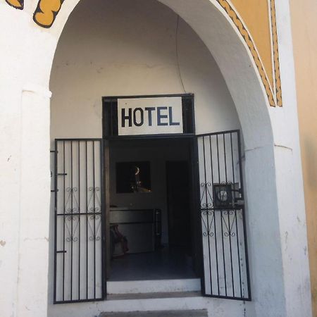 ホテル Izamal Plaza エクステリア 写真